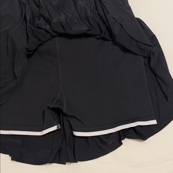 All in Motion Black and White Skirt Size Small - Picture 4 of 4